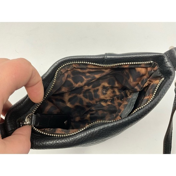 B. Makowsky Black Leather Inner Pocket Crossbody Strap Women's Shoulder Handbag - Picture 5 of 5